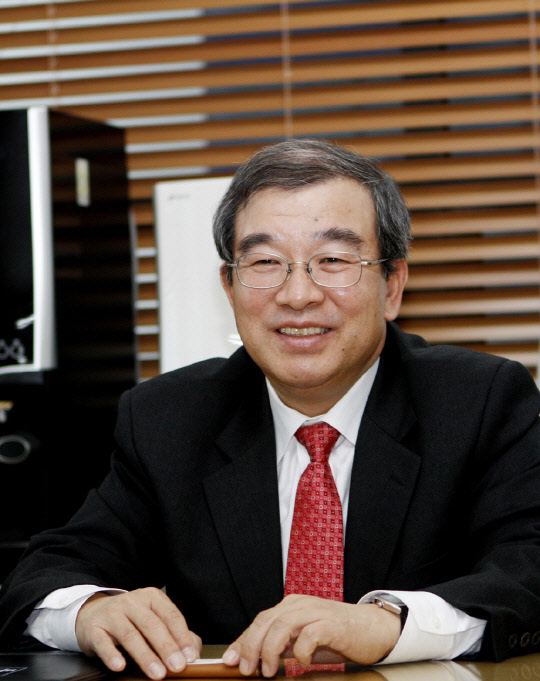 청호나이스는 2016년 가족친화인증 기업으로 선정됐다고 14일 밝혔다. 이석호 청호나이스 대표이사 <청호나이스 제공>